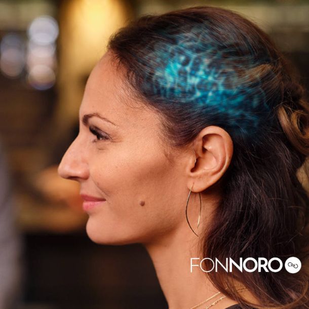 Mujer con audífonos